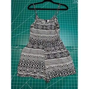 Divided H&M Romper Womens 8 Black White Geometric Tribal Print Spaghetti Strap